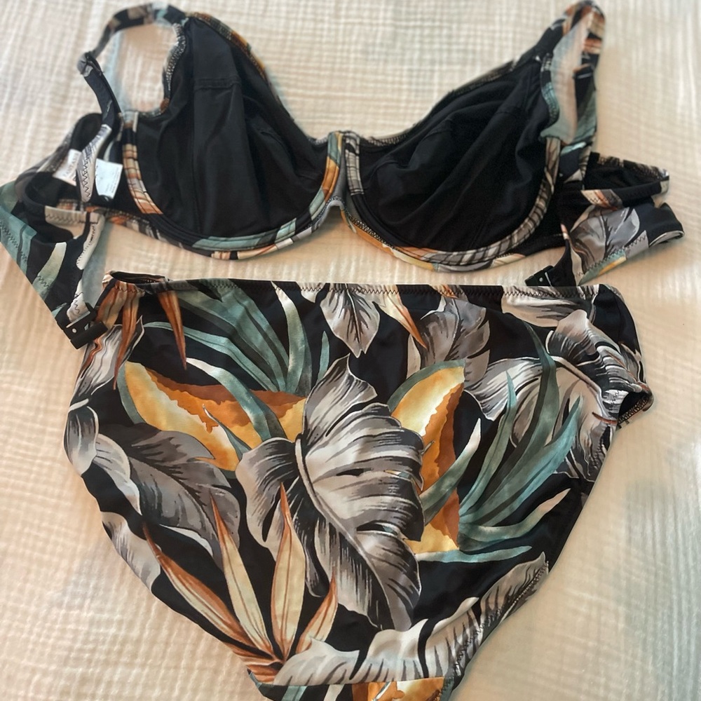 Full cup 2pc w adjustable straps and underwire - Picture 4 of 4